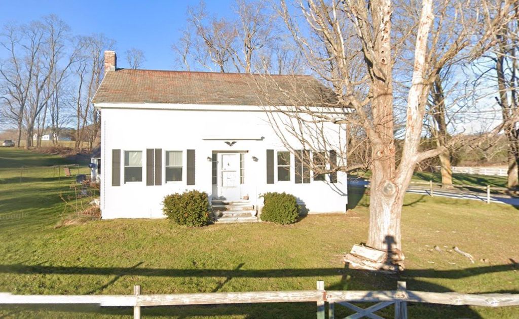 15 Wind Hill Road, Manchester, VT 05255