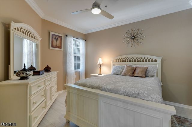 1118 Sweetwater LN 1305, Naples, FL 34110