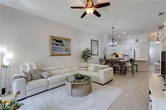 1118 Sweetwater LN 1305, Naples, FL 34110