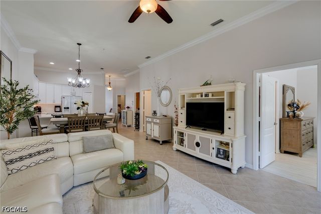 1118 Sweetwater LN 1305, Naples, FL 34110