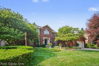 2819 Bywater Drive, Troy, MI 48085