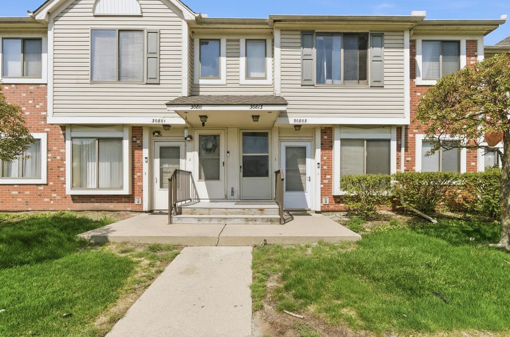 30813 Hidden Pines Lane, Roseville, MI 48066