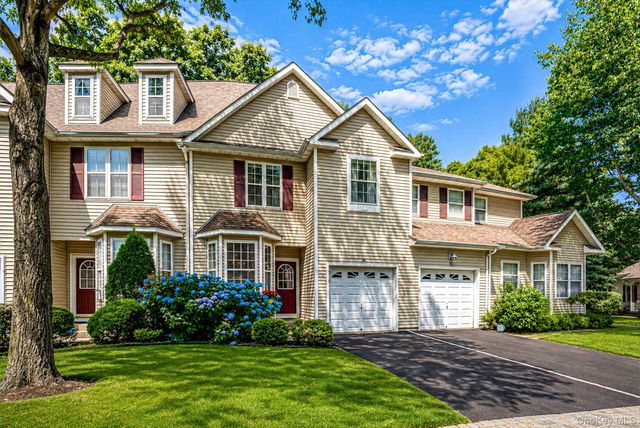 38 Avery Court, Nesconset, NY 11767