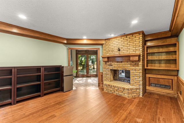 1190 Whispering Oaks Drive, Desoto, TX 75115