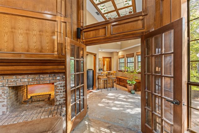 1190 Whispering Oaks Drive, Desoto, TX 75115