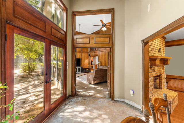 1190 Whispering Oaks Drive, Desoto, TX 75115