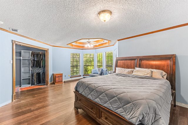 1190 Whispering Oaks Drive, Desoto, TX 75115
