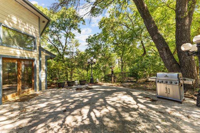 1190 Whispering Oaks Drive, Desoto, TX 75115
