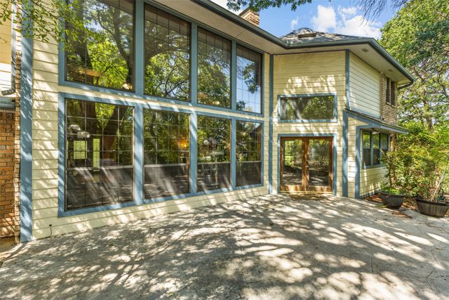 1190 Whispering Oaks Drive, Desoto, TX 75115