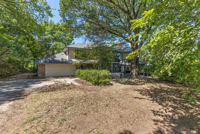 1190 Whispering Oaks Drive, Desoto, TX 75115