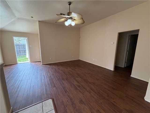 7941 Falcon Dr, Corpus Christi, TX 78414