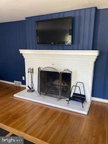 421 IRVING ST, Moorestown, NJ 08057