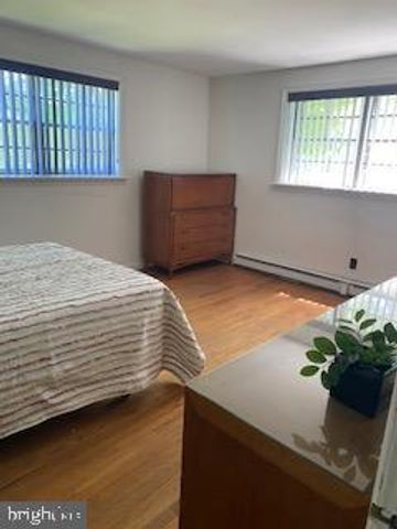 421 IRVING ST, Moorestown, NJ 08057