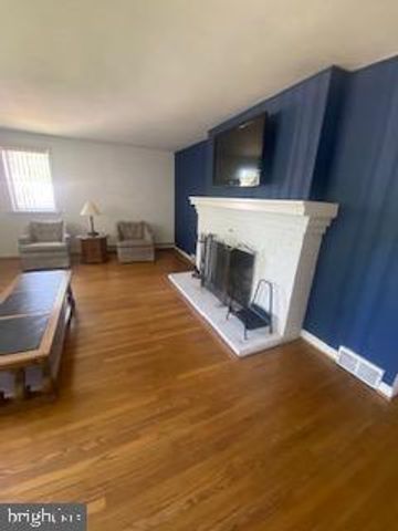 421 IRVING ST, Moorestown, NJ 08057
