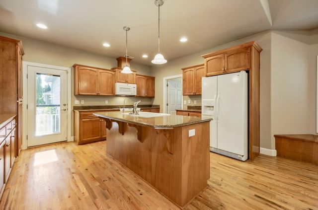 1023 Sandoz Street, Central Point, OR 97502