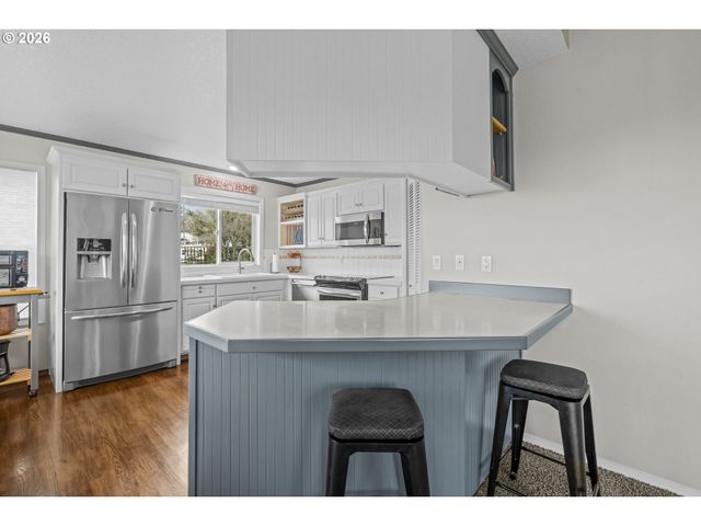 242 Nw WALNUT Ave, Dundee, OR 97115