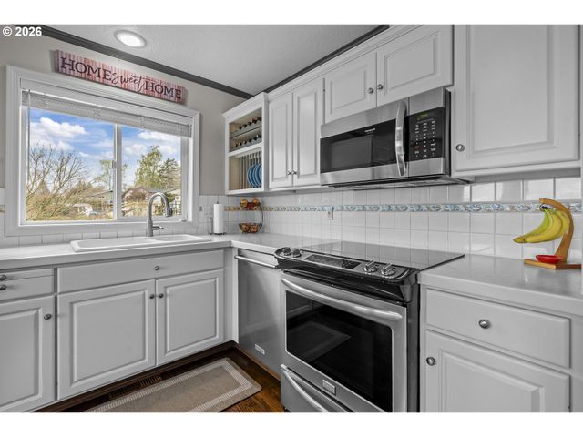 242 Nw WALNUT Ave, Dundee, OR 97115