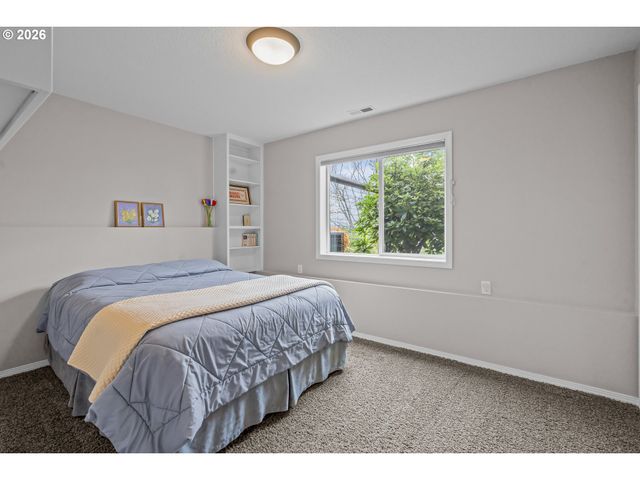 242 Nw WALNUT Ave, Dundee, OR 97115