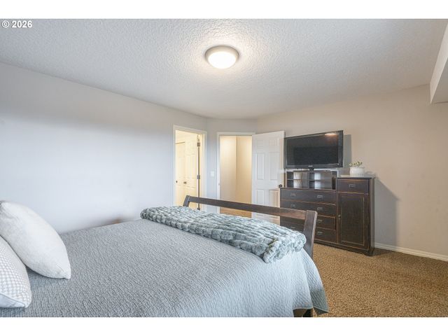 242 Nw WALNUT Ave, Dundee, OR 97115