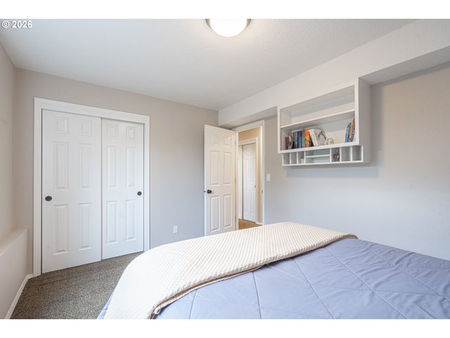 242 Nw WALNUT Ave, Dundee, OR 97115