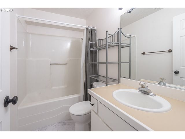 242 Nw WALNUT Ave, Dundee, OR 97115