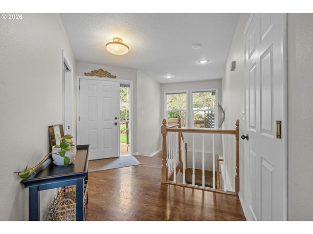 242 Nw WALNUT Ave, Dundee, OR 97115