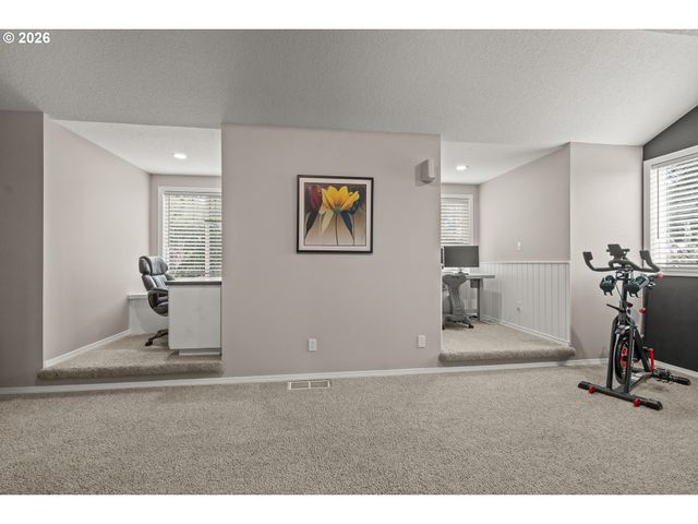 242 Nw WALNUT Ave, Dundee, OR 97115