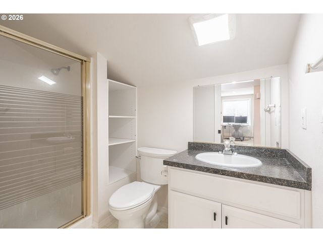 242 Nw WALNUT Ave, Dundee, OR 97115