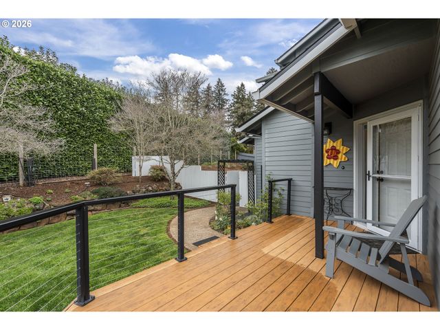 242 Nw WALNUT Ave, Dundee, OR 97115