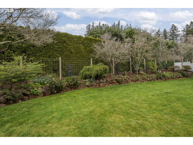 242 Nw WALNUT Ave, Dundee, OR 97115