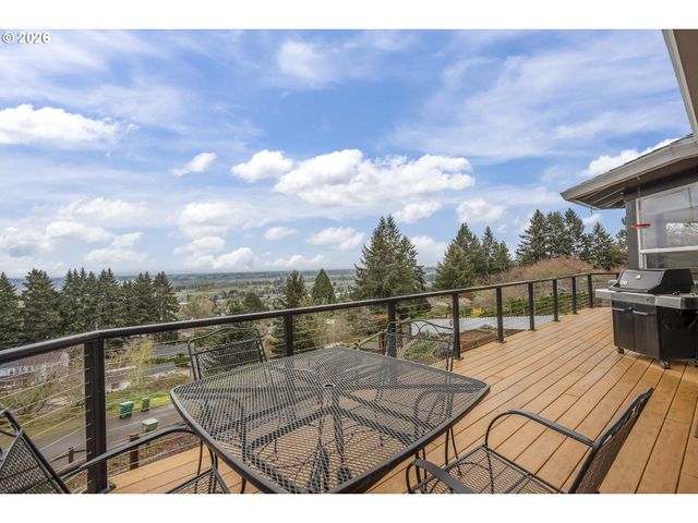 242 Nw WALNUT Ave, Dundee, OR 97115