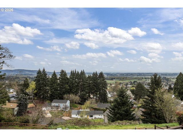 242 Nw WALNUT Ave, Dundee, OR 97115