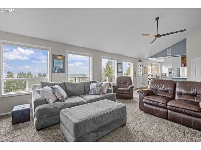 242 Nw WALNUT Ave, Dundee, OR 97115