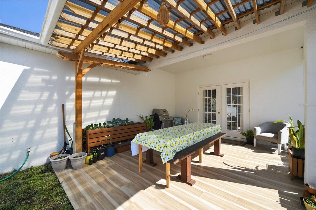 Image 25 of property listing at 14321 PEACOCK SPRINGS TRAIL, Orlando, FL 32828