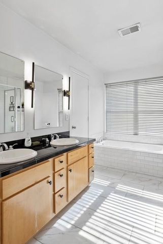 4585 Madison Avenue, Kansas City, MO 64111