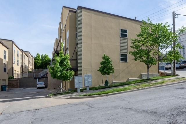4585 Madison Avenue, Kansas City, MO 64111