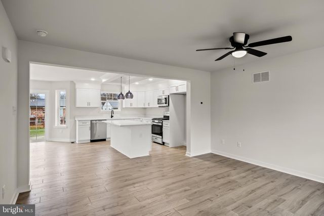 102 N 5TH ST, National Park, NJ 08063