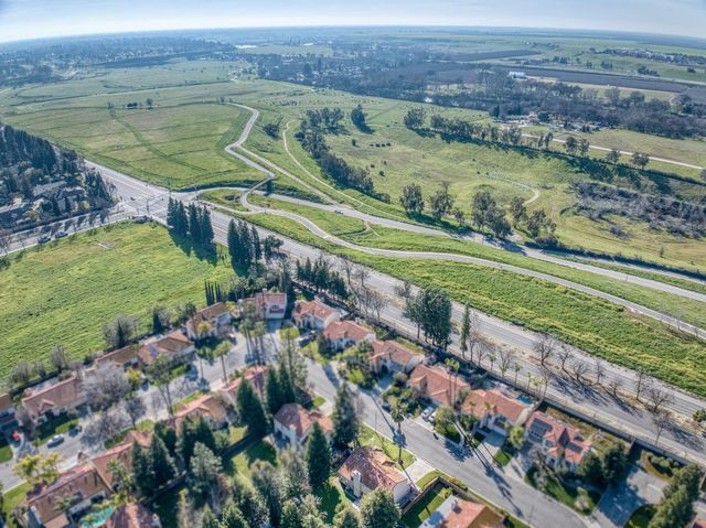 10352 N Doheny Drive, Fresno, CA 93730