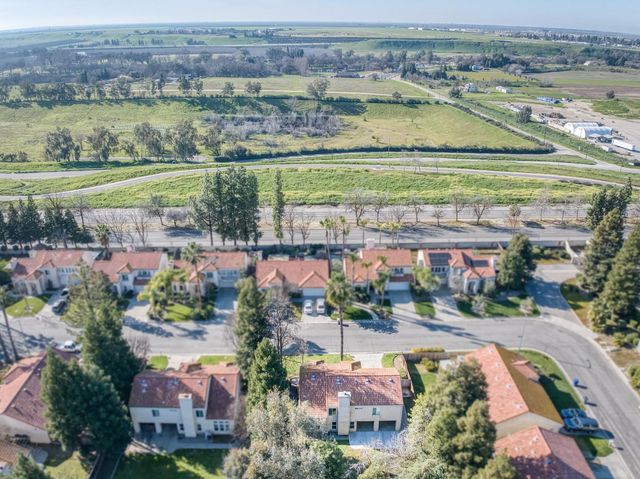 10352 N Doheny Drive, Fresno, CA 93730