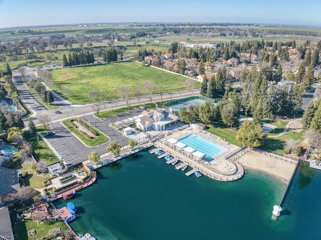 10352 N Doheny Drive, Fresno, CA 93730