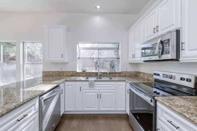 10352 N Doheny Drive, Fresno, CA 93730