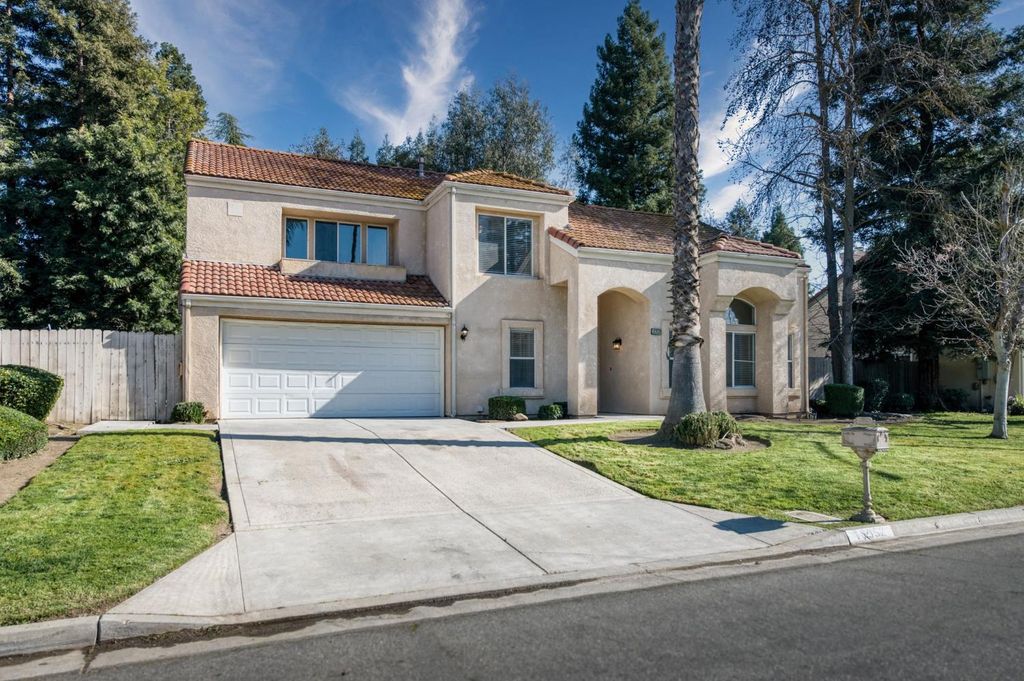 Image 40 of property listing at 10352 N Doheny Drive, Fresno, CA 93730