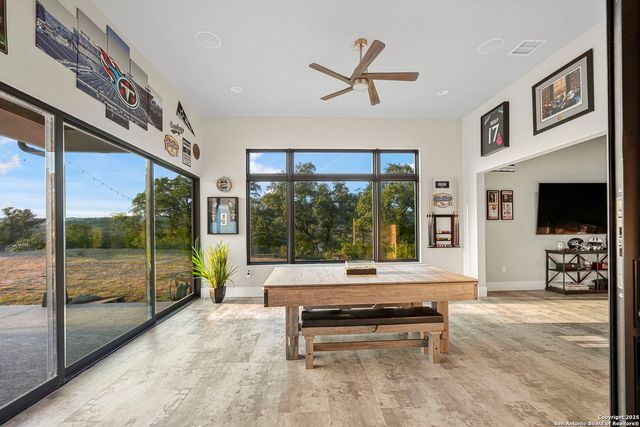 1418 Park Road 37, Helotes, TX 78023