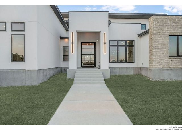 1418 Park Road 37, Helotes, TX 78023