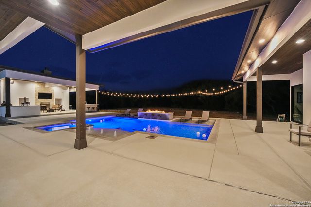 1418 Park Road 37, Helotes, TX 78023