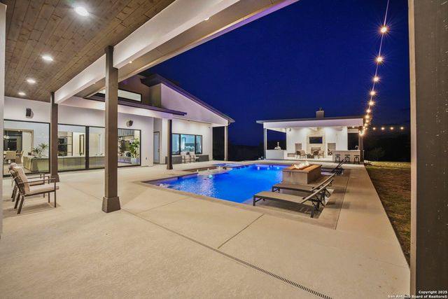 1418 Park Road 37, Helotes, TX 78023