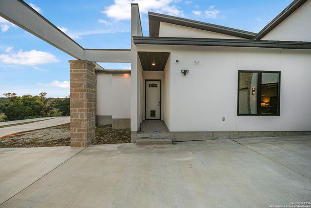 1418 Park Road 37, Helotes, TX 78023
