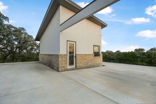 1418 Park Road 37, Helotes, TX 78023