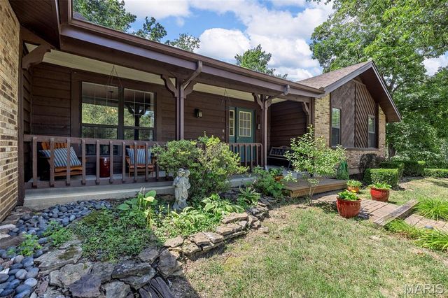 21 Ravenwood Court, Lake St Louis, MO 63367