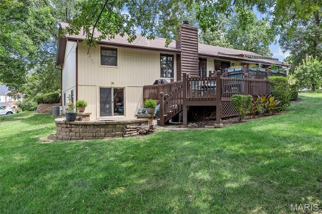 21 Ravenwood Court, Lake St Louis, MO 63367